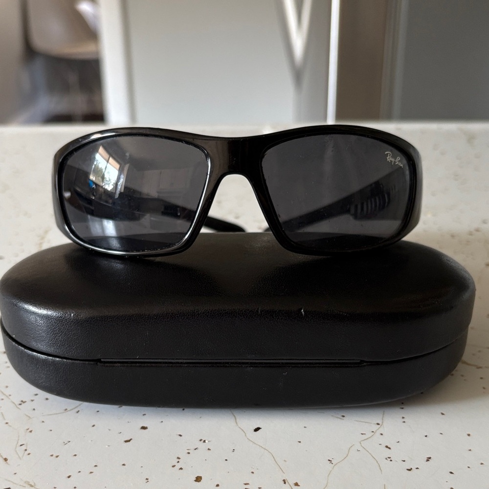 Ray-Ban Classic Black Sunglasses